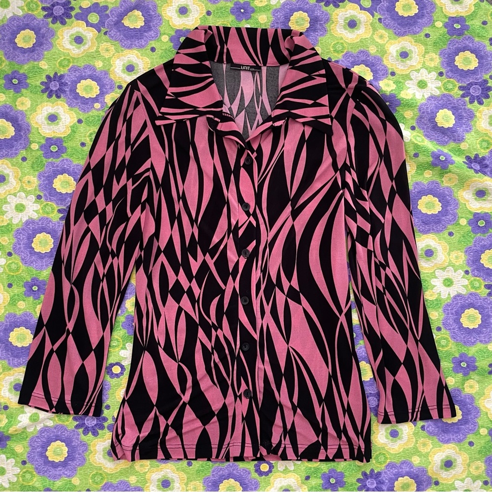 VTG 90’s Y2K Black & Pink Retro Geo Print Slinky Button Down Shirt